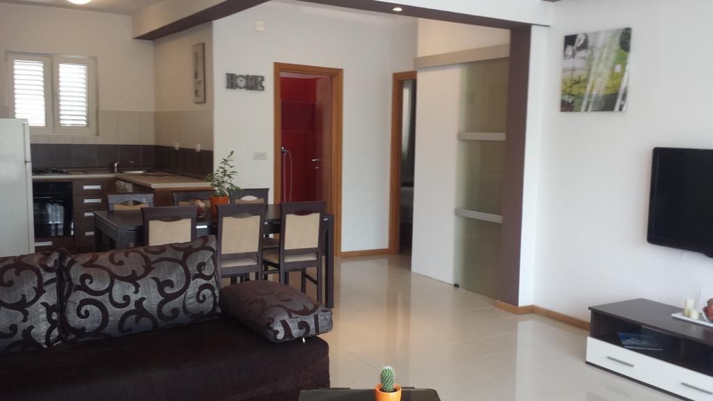 Apartments Villa Natali - Heating Pool Trogir Exterior foto